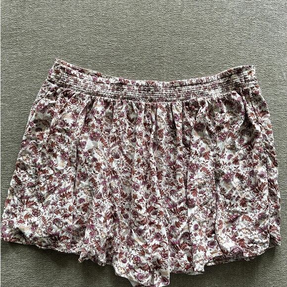 Jessica Simpson Women's Plus Pleated Floral Skort - Picture 5 of 8